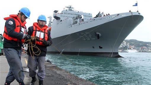 敦睦艦隊中磐石艦。（圖／記者邱榮吉攝影）