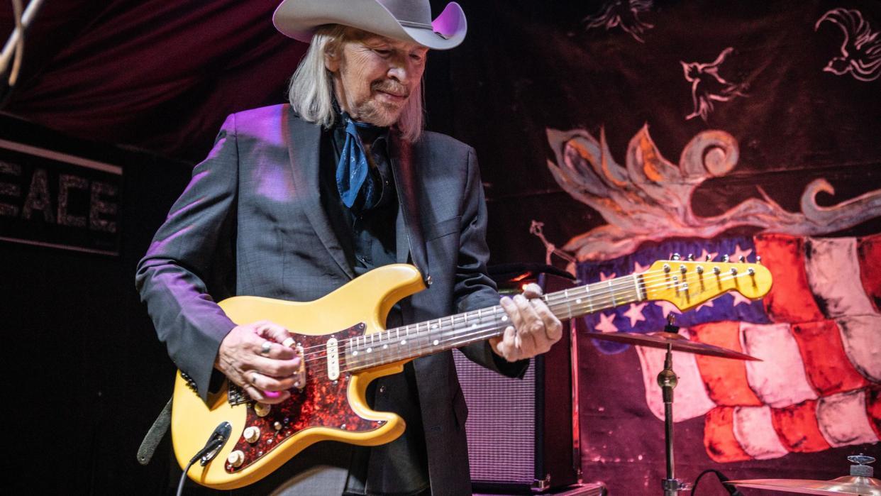  Dave Alvin Performs at Pappy & Harriet's on July 01, 2022 in Pioneertown, California. 