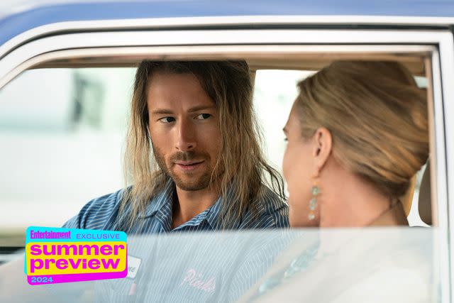 <p>Brian Roedel/Netflix</p> Glen Powell rocks long locks in the latest look from his 'Hit Man' character Gary Johnson