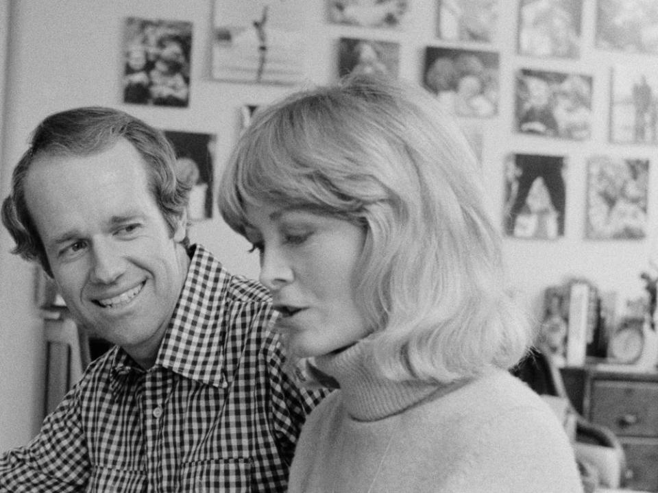 Judy Farrell mit ihrem ersten Ehemann, dem Schauspieler Mike Farrell. (Bild: Tony Korody/Sygma/Sygma via Getty Images)