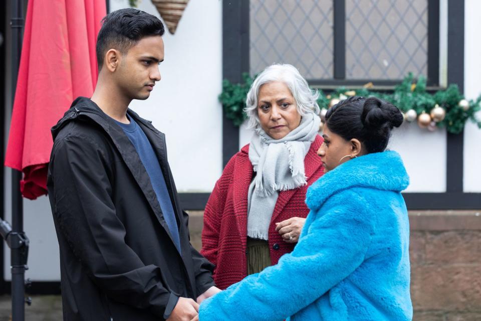 imran maalik, misbah maalik and yazz cunningham in hollyoaks