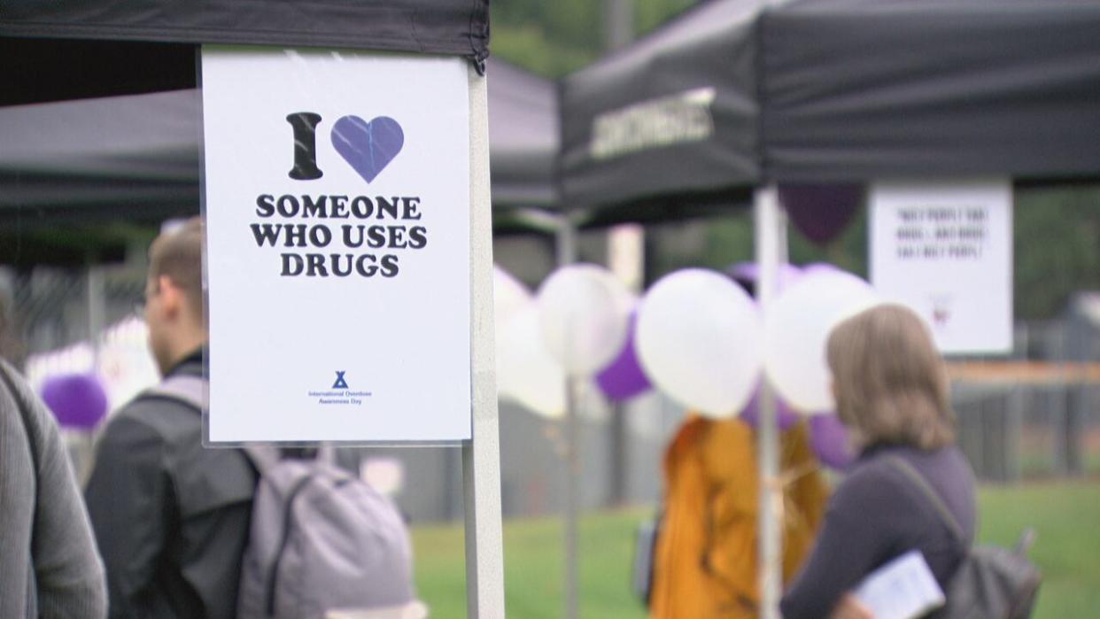 The B.C. Coroners Service has issued a public safety warning on Wednesday after preliminary data showed the province has averaged about seven toxic drug deaths per day for the past seven weeks. (Jean-Marc Poirier/Radio-Canada - image credit)