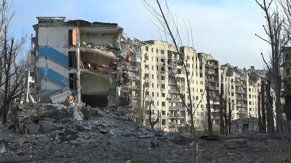 КИЕВ, Украйна (АП) — Украинските войски са се изтеглили от