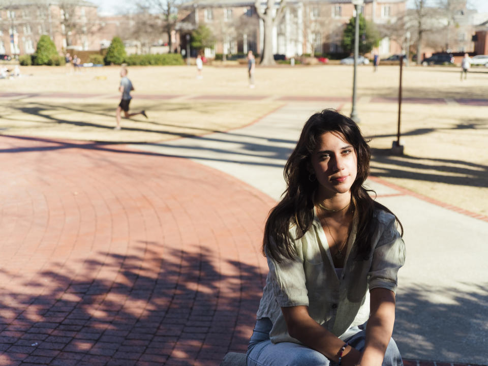 Destini Ambus, estudiante de último curso, en el campus de la Universidad de Auburn en Alabama, el 10 de enero de 2023. (Bob Miller/The New York Times)