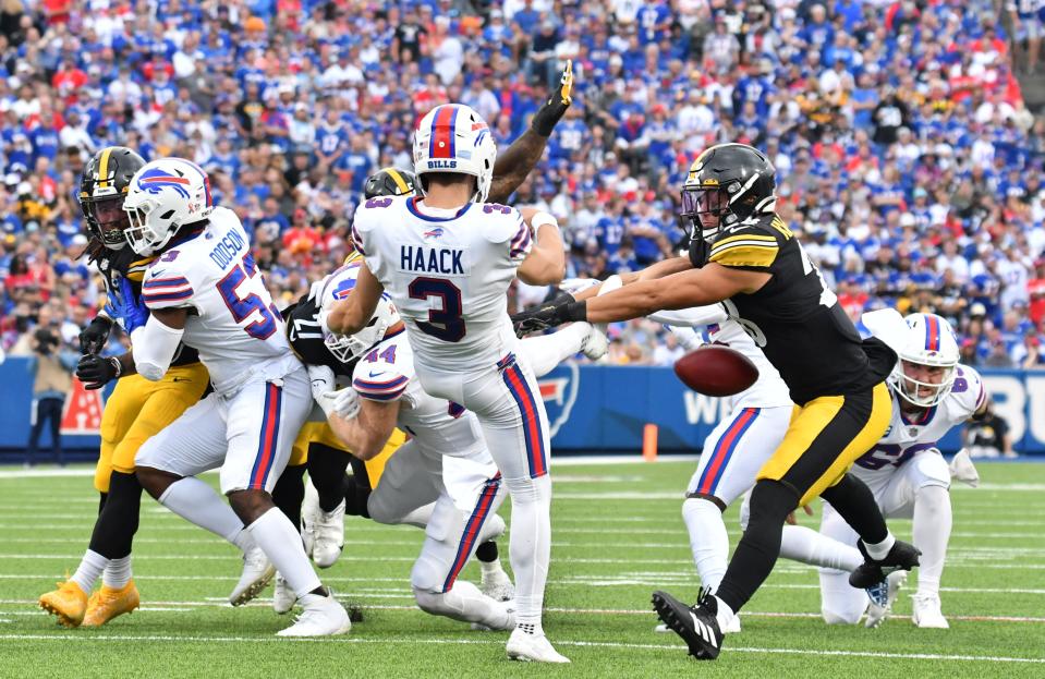 Matt Haack, who was the Bills punter in 2021, has been signed to the practice squad.