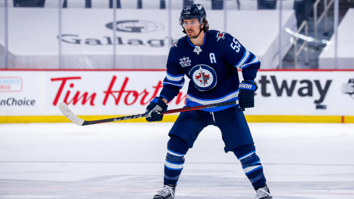 Winnipeg Jets forward Mark Scheifele suspended four games 