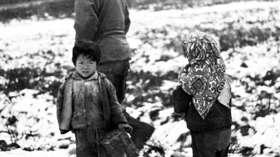 Children in a village near Camp Kaiser. (Photo courtesy of the author.)