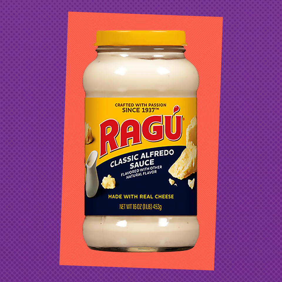 Ragu Classic Alfredo Sauce. (Ragú)