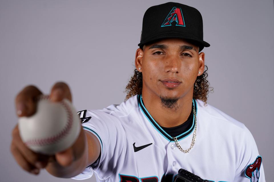 Arizona Diamondbacks relief pitcher Carlos Vargas will be with the club when the regular season opens March 30 at the L.A. Dodgers. (AP Photo/Matt York)