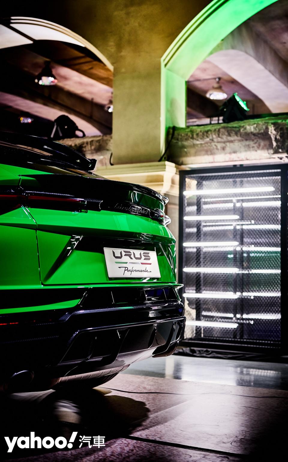 <p>2023 Lamborghini Urus Performante登台再顯巔峰之作！-06</p> 