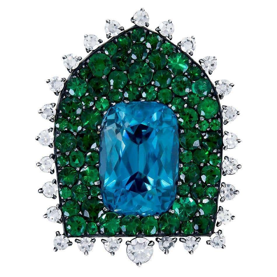 JAR Diamond Emerald Zircon Yellow Gold Clip Brooch