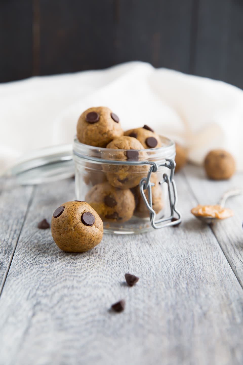 Healthy Peanut Butter Cookie Protein Balls
