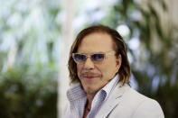 Actor Mickey Rourke arrives for the American Film Institute awards luncheon in Los Angeles, California January 9, 2009. REUTERS/Lucas Jackson (UNITED STATES)