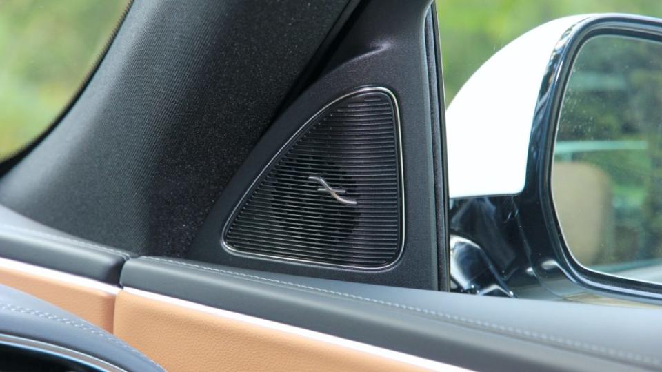 這次M-Benz原廠將Burmester 4D環繞音響系統列為標準配備。(圖片來源/ 地球黃金線)