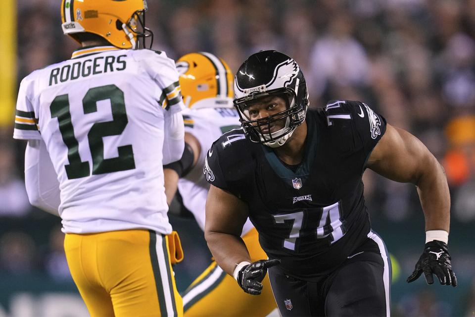 PHILADELPHIA, PA - NOVEMBER 27: Ndamukong Suh #74 of the Philadelphia Eagles pressures Aaron Rodgers #12 of the Green Bay Packers at Lincoln Financial Field on November 27, 2022 in Philadelphia, Pennsylvania. (Photo by Mitchell Leff/Getty Images)