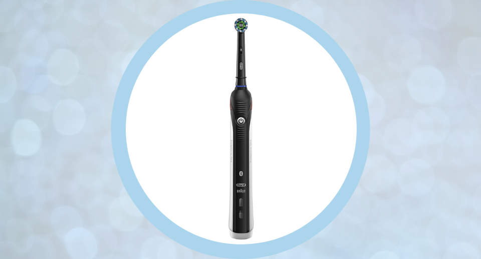 Oral-B Pro 3000 3D White Electric Toothbrush. Image via Amazon.
