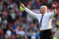 <p>Burnley boss Sean Dyche issues instructions</p>