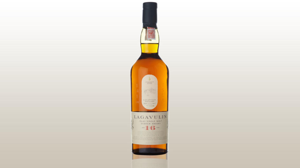 Lagavulin 16 Years Old scotch whisky