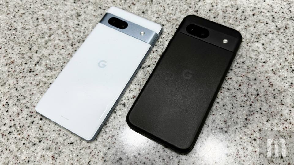 ▲Pixel 7a採用亮面背蓋，Pixel 8a則採用霧面背蓋，兩者則均採用霧面鋁合金框體設計