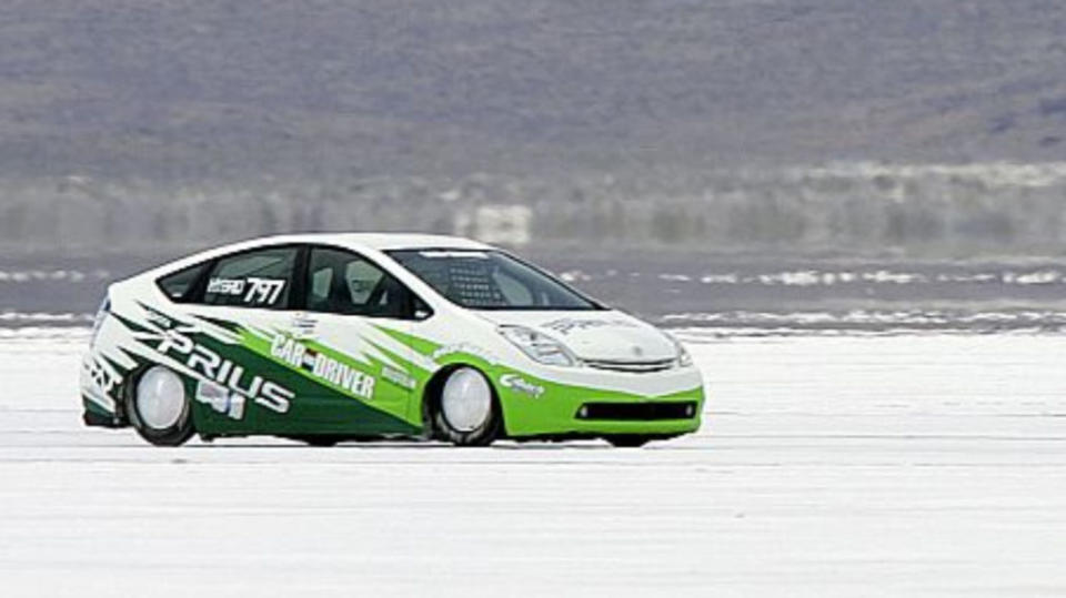 Prius曾到雪地中測試，經過改裝達到最高時速210.5公里。(圖片來源 / Toyota)