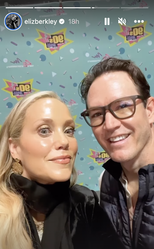 Old friends Elizabeth Berkley and Mark-Paul Gosselaar attend 90s Con. (Photo: Instagram)