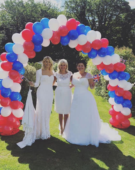 holly-willoughby-wedding-dress