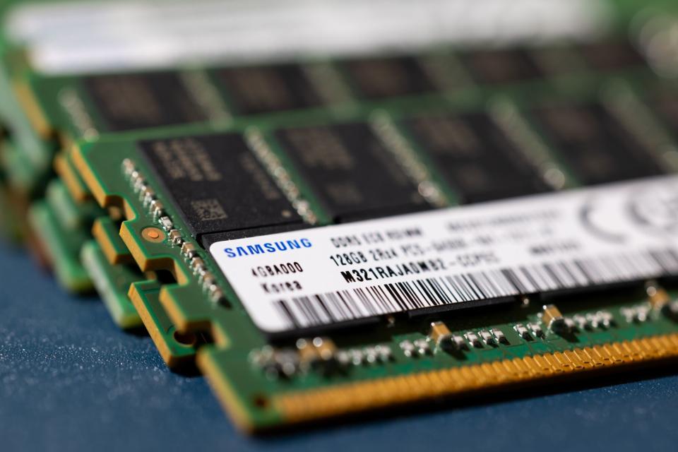 Samsung memory. (Bloomberg)