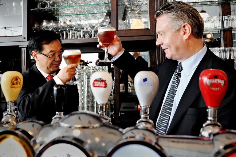 EU Commissioner Karel De Gucht (right) and Chinese Vice Minister Gao Hucheng at an event in Shanghai in 2010