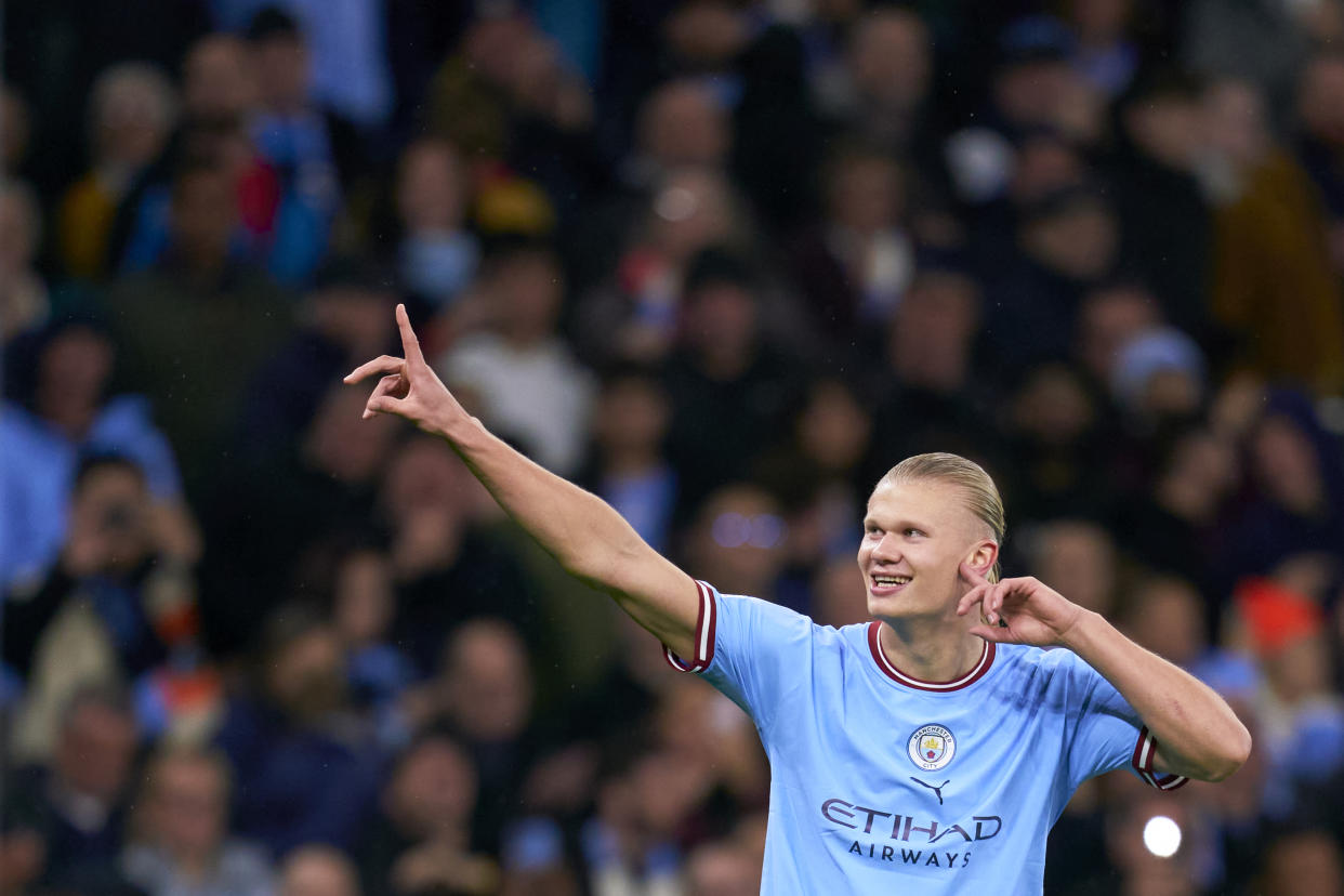 Erling Haaland celebra uno de los goles que ha conseguido esta temporada con el Manchester City. (Foto: Pedro Salado / Quality Sport Images / Getty Images).