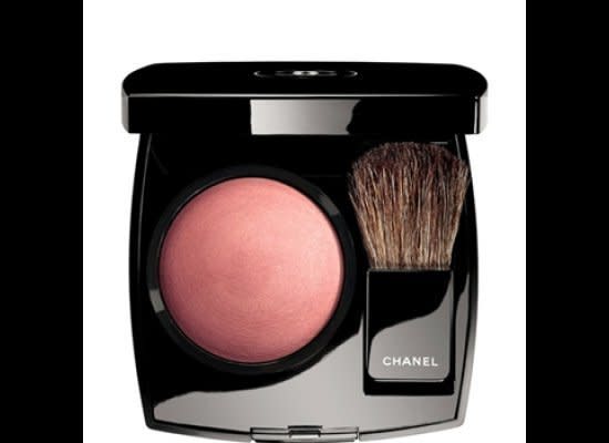 <a href="http://www.chanel.com/en_US/fragrance-beauty/Makeup-Blush-JOUES-CONTRASTE-118706" target="_hplink">Chanel</a>