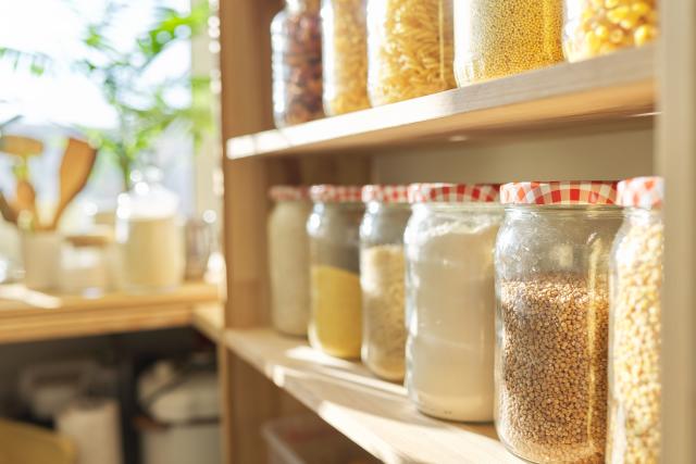 Stop wasting food and reach every nook and cranny of your jars