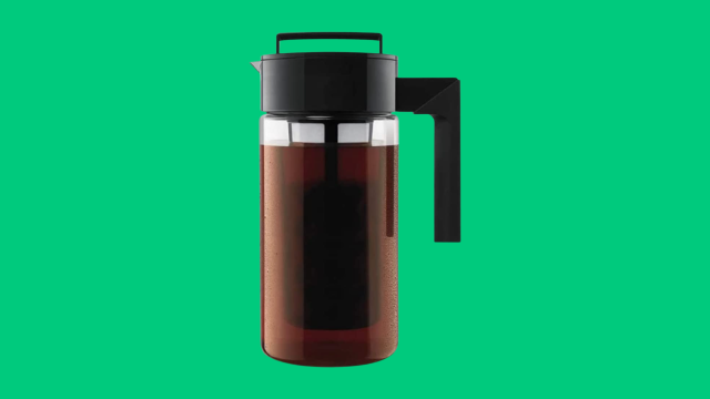 40 best gifts to give your sister: Cold Brew Coffee Maker