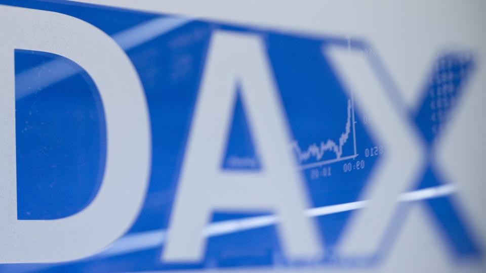 Der Deutsche Aktenindex Dax bildet die Börsenwertentwicklung von 30 großen Unternehmen aus verschiedenen Branchen ab. Foto: Frank Rumpenhorst