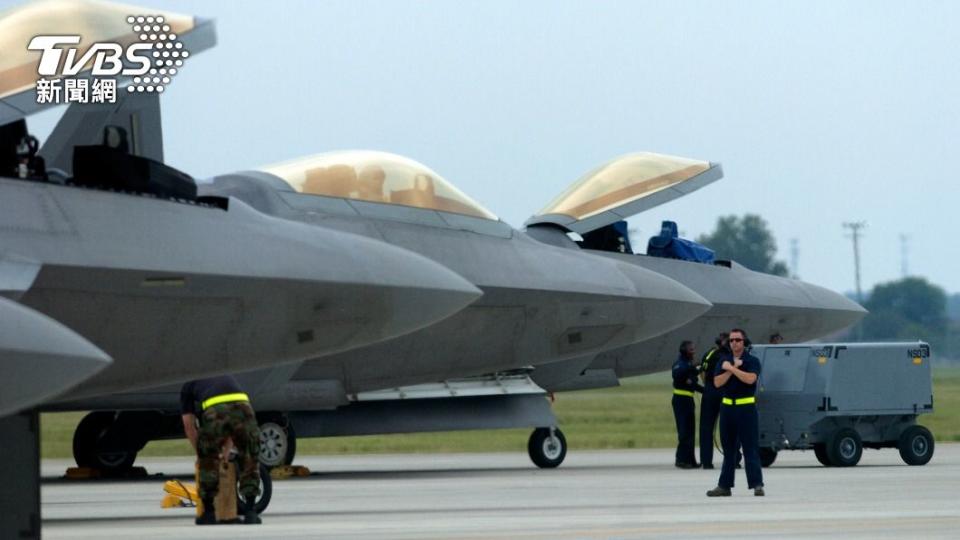 相比F-35、F-22是美軍專屬獨有的匿蹤戰機。（圖/達志影像美聯社）