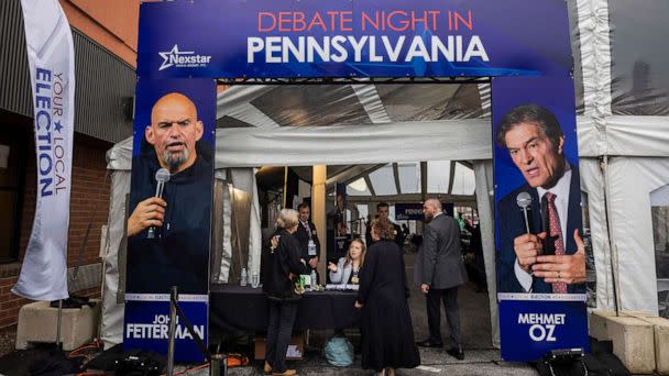 PHOTO: Members of the media prepare to cover the Pennsylvania Senate debate between Democratic candidate John Fetterman and Republican candidate Mehmet Oz in Harrisburg, Penn., Oct. 25, 2022. (Jim Lo Scalzo/EPA via Shutterstock)