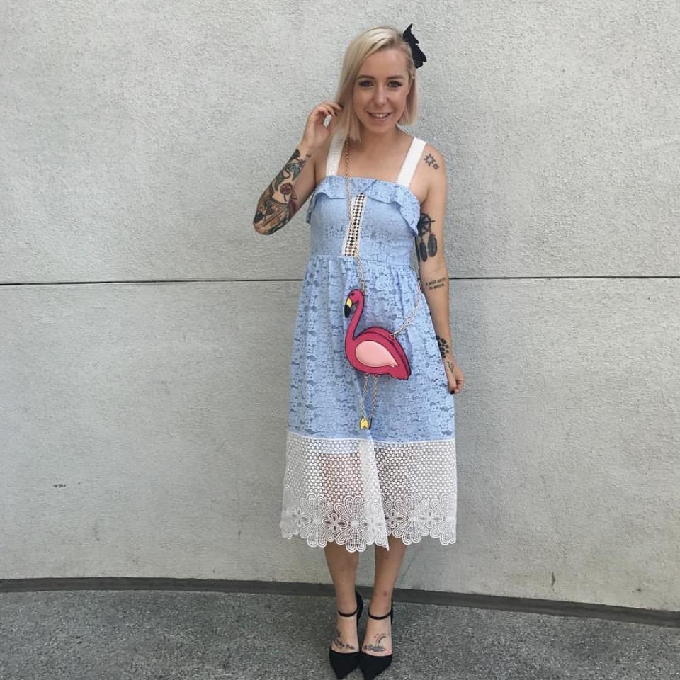 Leslie Kay, the woman behind the DisneyBound Tumblr, showing off her Alice from "Alice in Wonderland" Disneybound.&nbsp; (Photo: <a href="https://www.instagram.com/thedisneybound/?hl=en" target="_blank">@TheDisneyBound</a>)