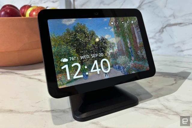 Echo Show 8 (3rd-gen) hands-on: The screen that adjusts as you move  around the house