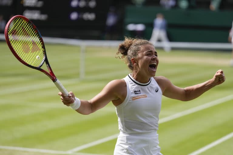 La emoción de Jasmine Paolini al batir a Donna Vekic: será la primera italiana en jugar la final de Wimbledon