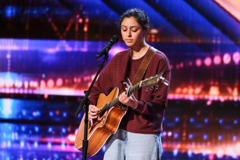 Another moving audition came from Amanda Mammana, 19, from Connecticut who opened up to the judges about living with a speech impediment.