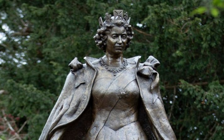 The permanent memorial to Britain's longest-reigning monarch has been hailed as a fitting tribute