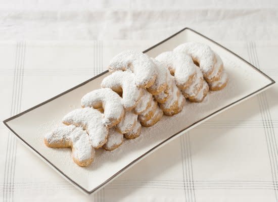 Ground walnuts give these pretty little crescent cookies a satisfying, nutty crunch, and powdered sugar makes them pretty and sweet.    <strong>Get the <a href="http://www.huffingtonpost.com/2011/10/27/walnut-crescents_n_1059547.html" target="_hplink">Walnut Crescents</a> recipe</strong>