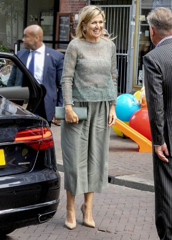 Máxima de Holanda con pantalones culotte