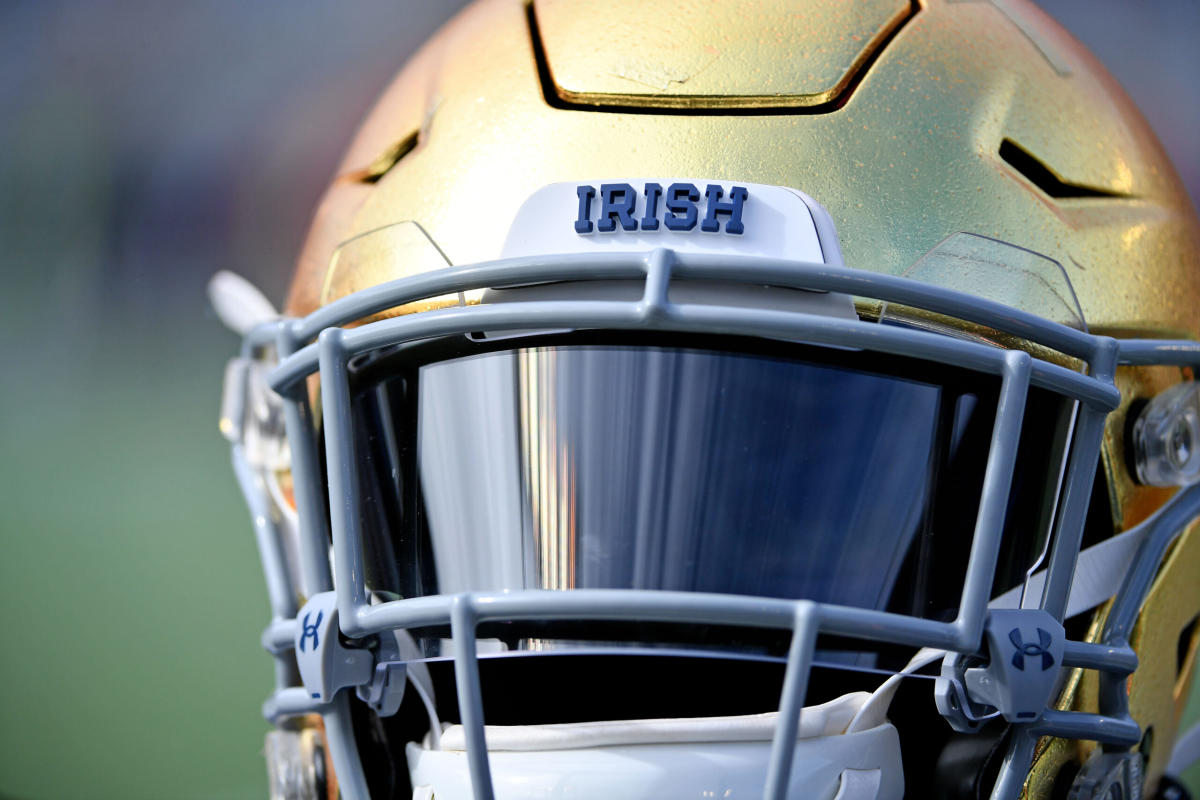 Notre Dame Football Uniforms: Some Shamrock Series Complaining