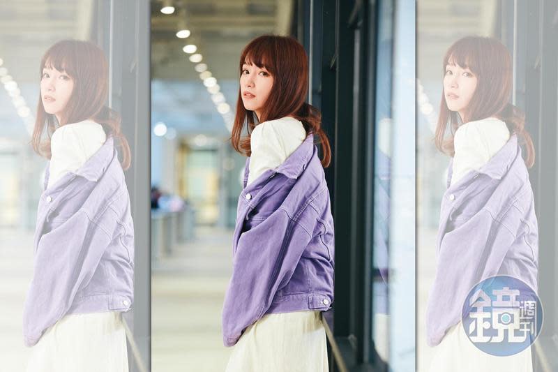 學霸直播主余姿昀近期推出新單曲〈深愛〉，以甜美嗓音再戰歌壇。