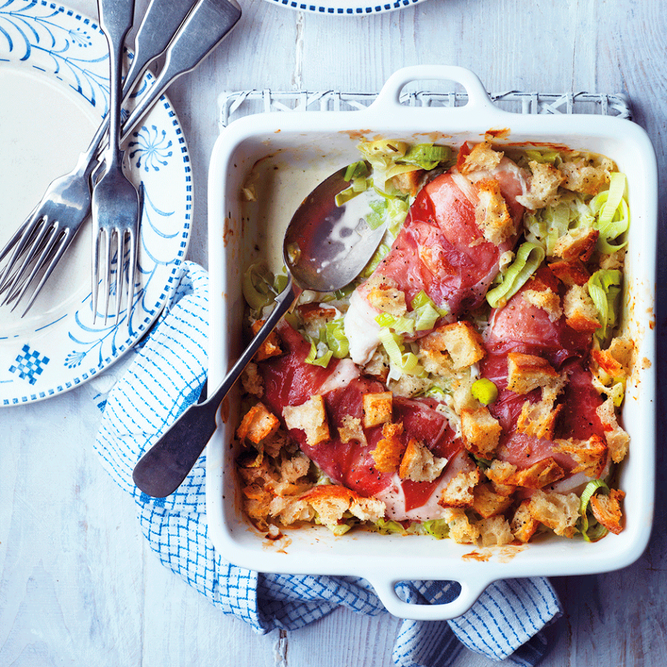 Chicken and Cheesy Leek Bake - best traybake recipes 2022