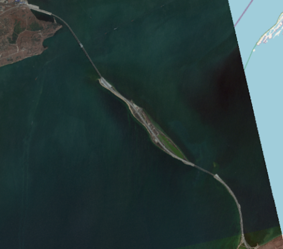 No traffic movement detected on the Kerch bridge connecting Crimea and Russia on 22 August 2023, almost a month after the attack took place (Molfar)