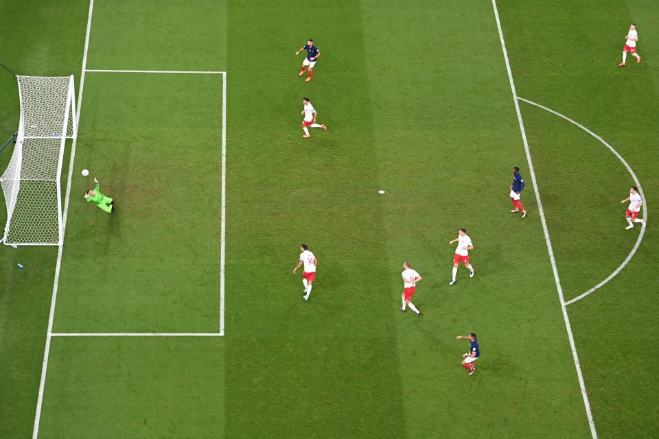 Polish goalkeeper Szesny flies all the way and can't save it