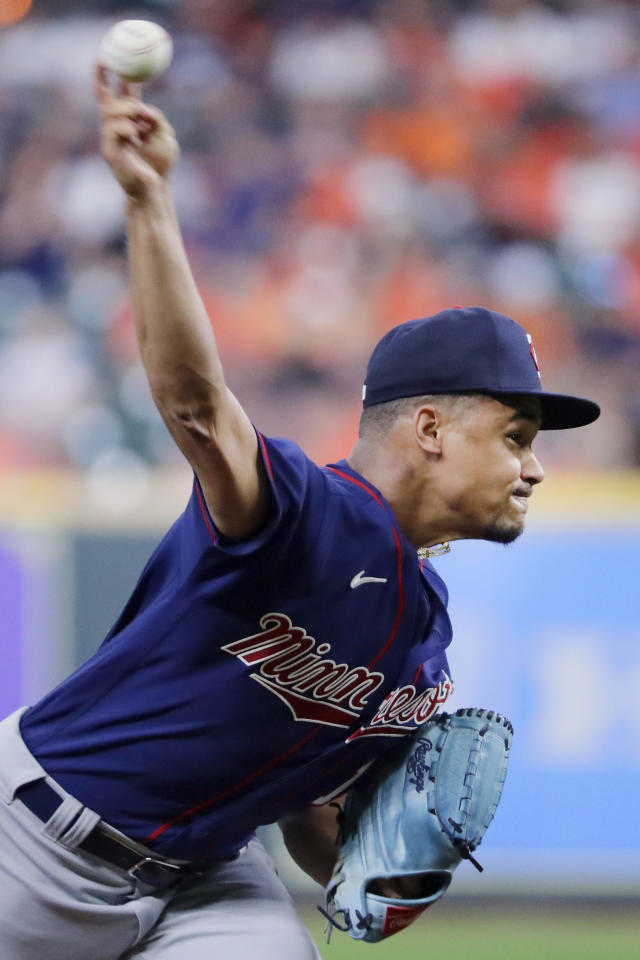 Houston Astros sweep Minnesota Twins behind Mancini, Vázquez