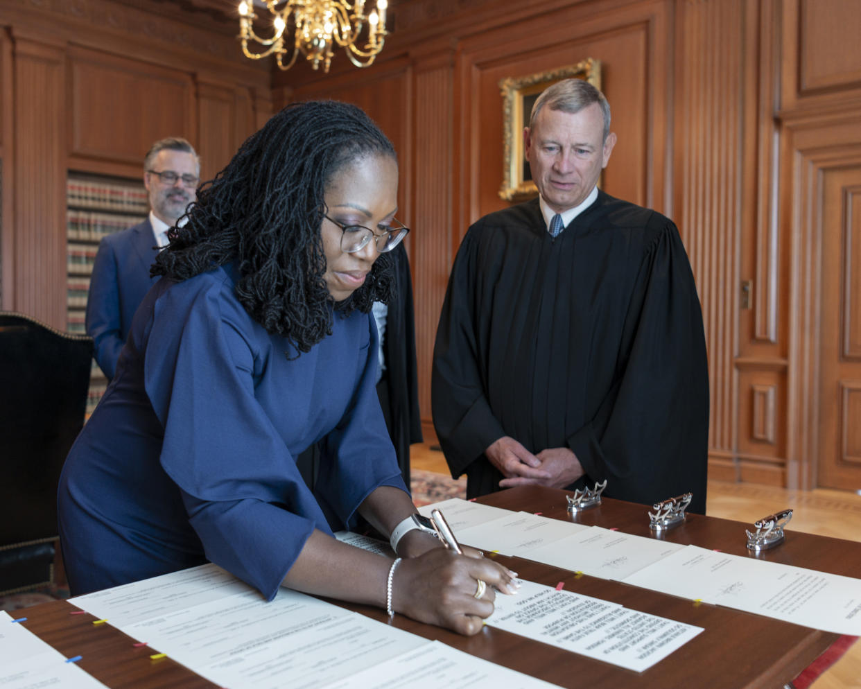 Signing the Oaths of Office (Fred Schilling / Collection of the Supreme Court of the United States)