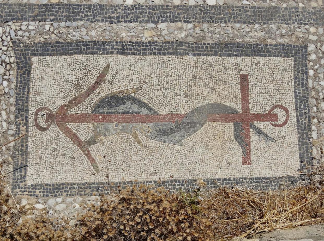 Mosaico del barrio del Teatro en Delos, Grecia. <a href="https://commons.wikimedia.org/wiki/File:Delos_Theaterviertel_24.jpg" rel="nofollow noopener" target="_blank" data-ylk="slk:Olaf Tausch/Wikimedia Commons;elm:context_link;itc:0;sec:content-canvas" class="link ">Olaf Tausch/Wikimedia Commons</a>, <a href="http://creativecommons.org/licenses/by/4.0/" rel="nofollow noopener" target="_blank" data-ylk="slk:CC BY;elm:context_link;itc:0;sec:content-canvas" class="link ">CC BY</a>